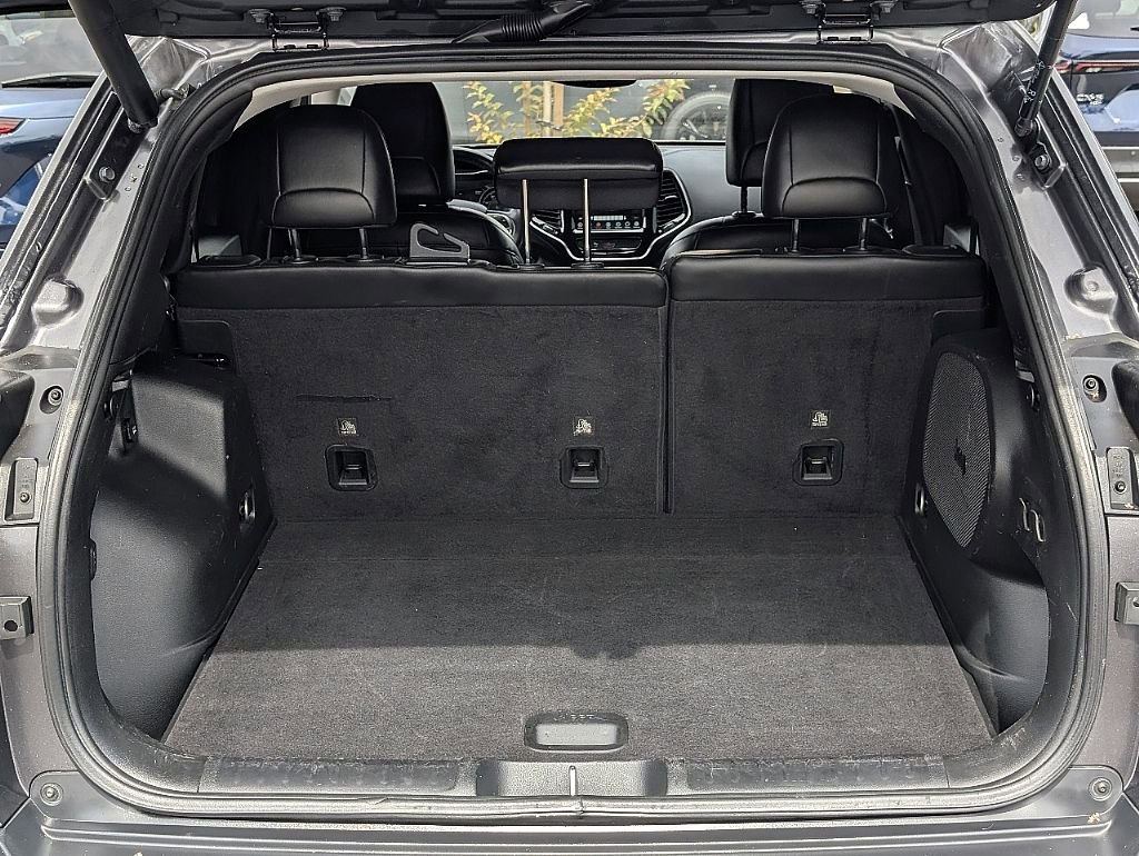 Used 2019 Jeep Cherokee Limited AWD/4WD image 15