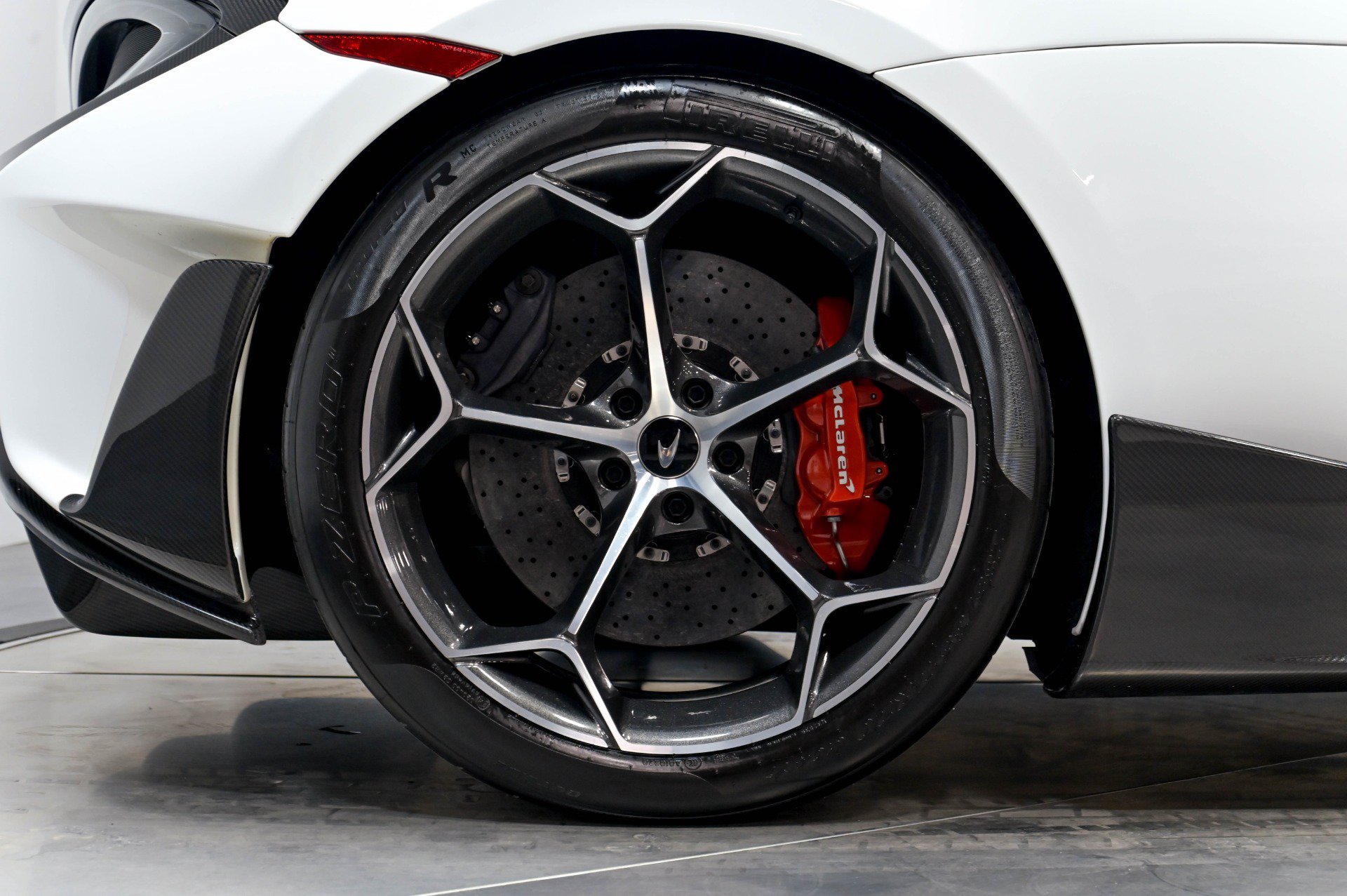 Used 2019 McLaren 600LT RWD image 19