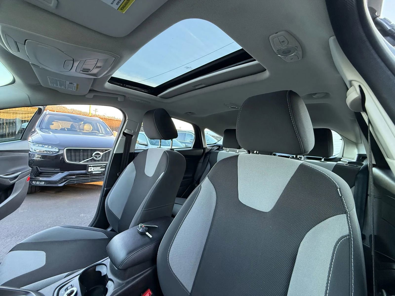 Used 2014 Ford Focus SE w/ SE Sport Package image 22