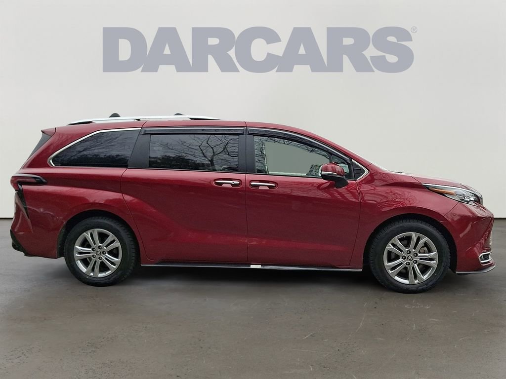 Used 2022 Toyota Sienna Platinum image 7