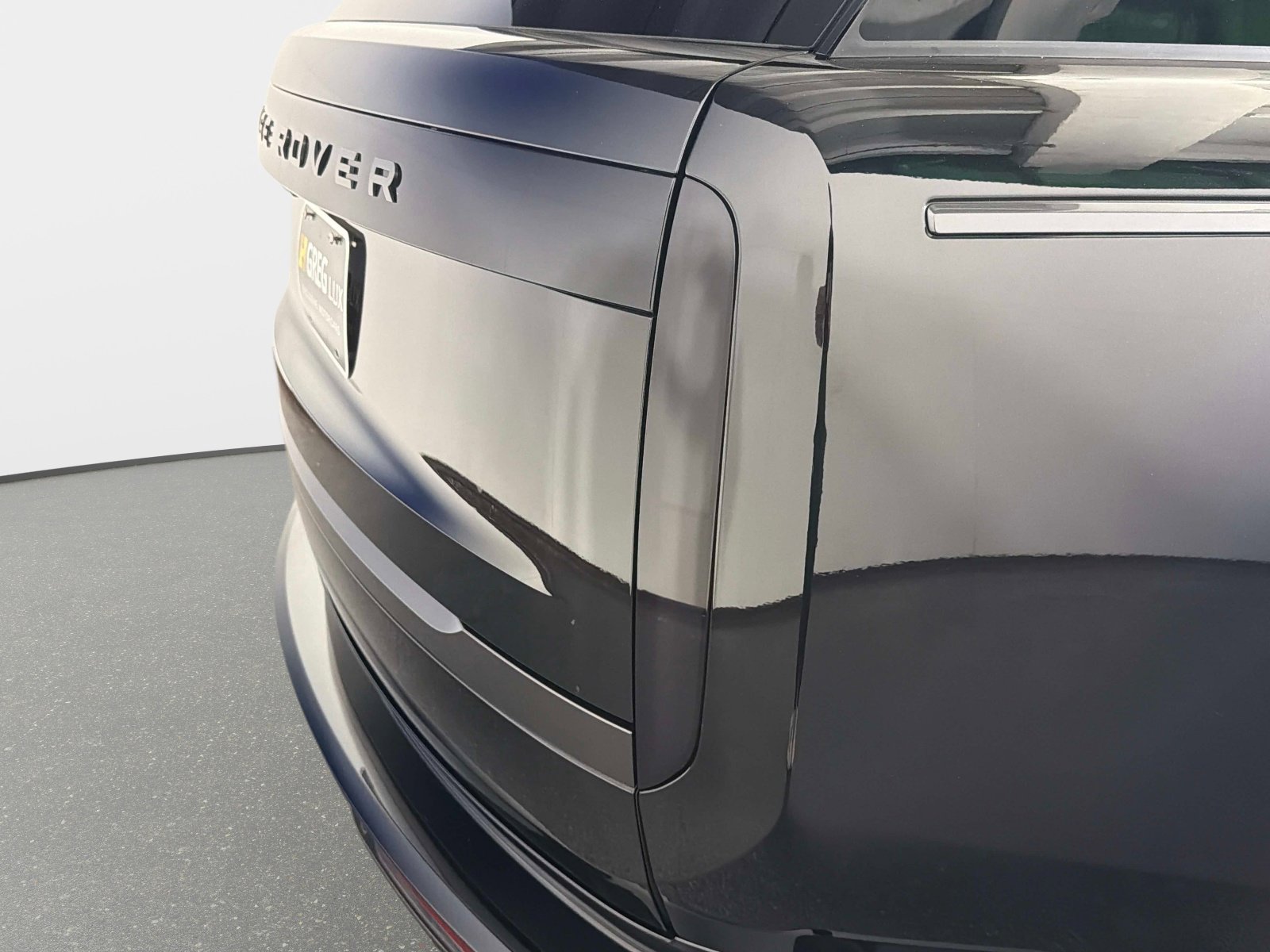 Used 2025 Land Rover Range Rover Long Wheelbase SE image 17