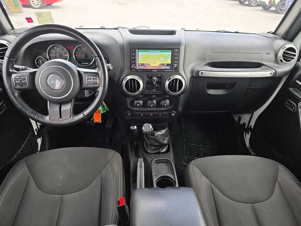 Used 2017 Jeep Wrangler Unlimited Rubicon w/ Connectivity Group image 14