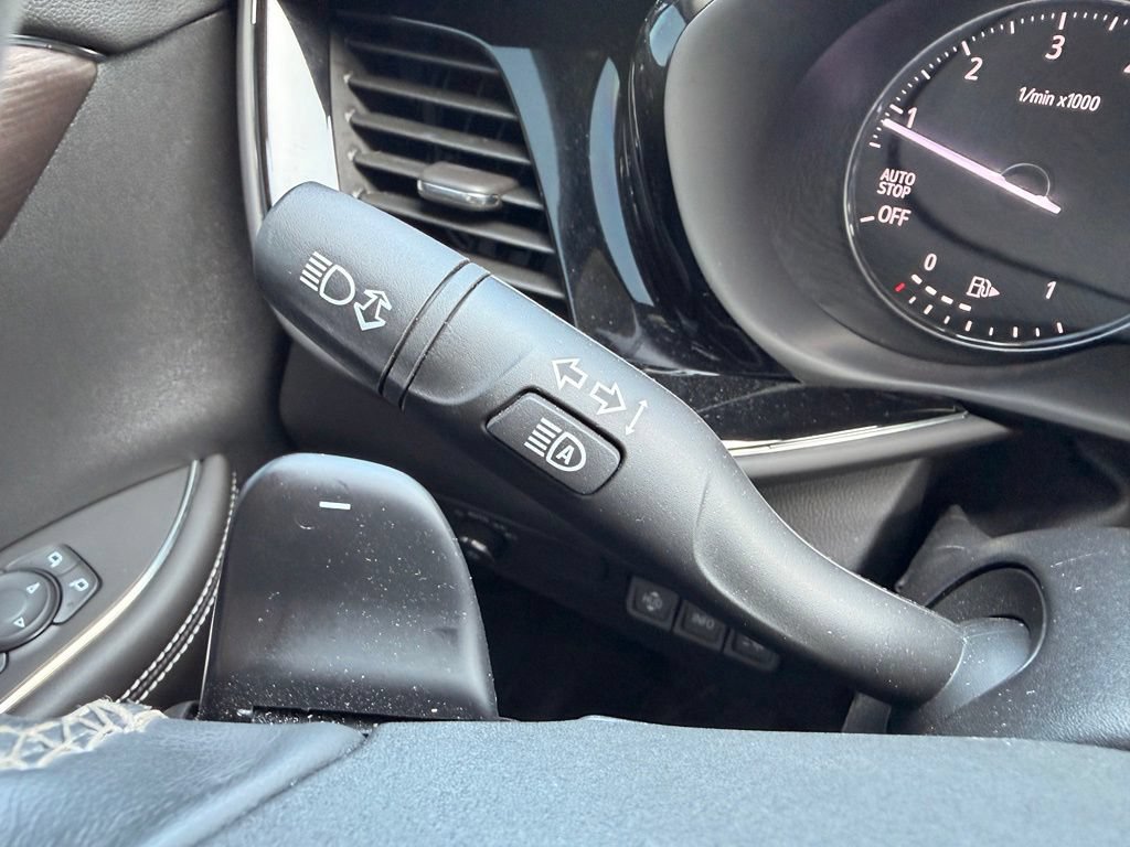 Used 2023 Buick Envision Avenir AWD/4WD image 19