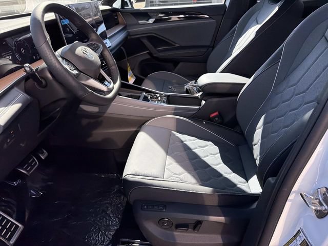 New 2026 Volkswagen Tiguan SEL R-Line AWD/4WD image 14