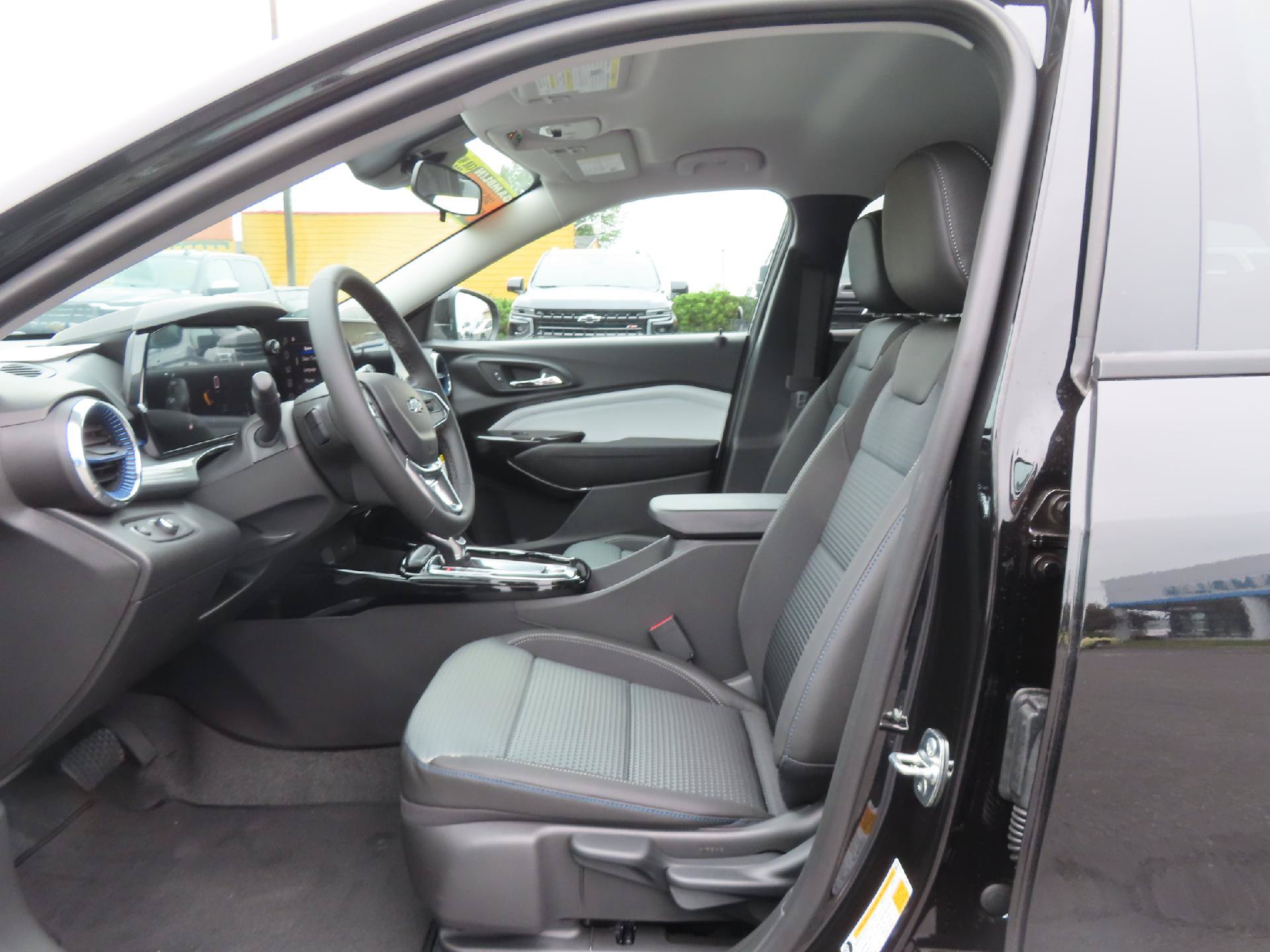 New 2026 Chevrolet Trax LT w/ Driver Confidence Package FWD image 14