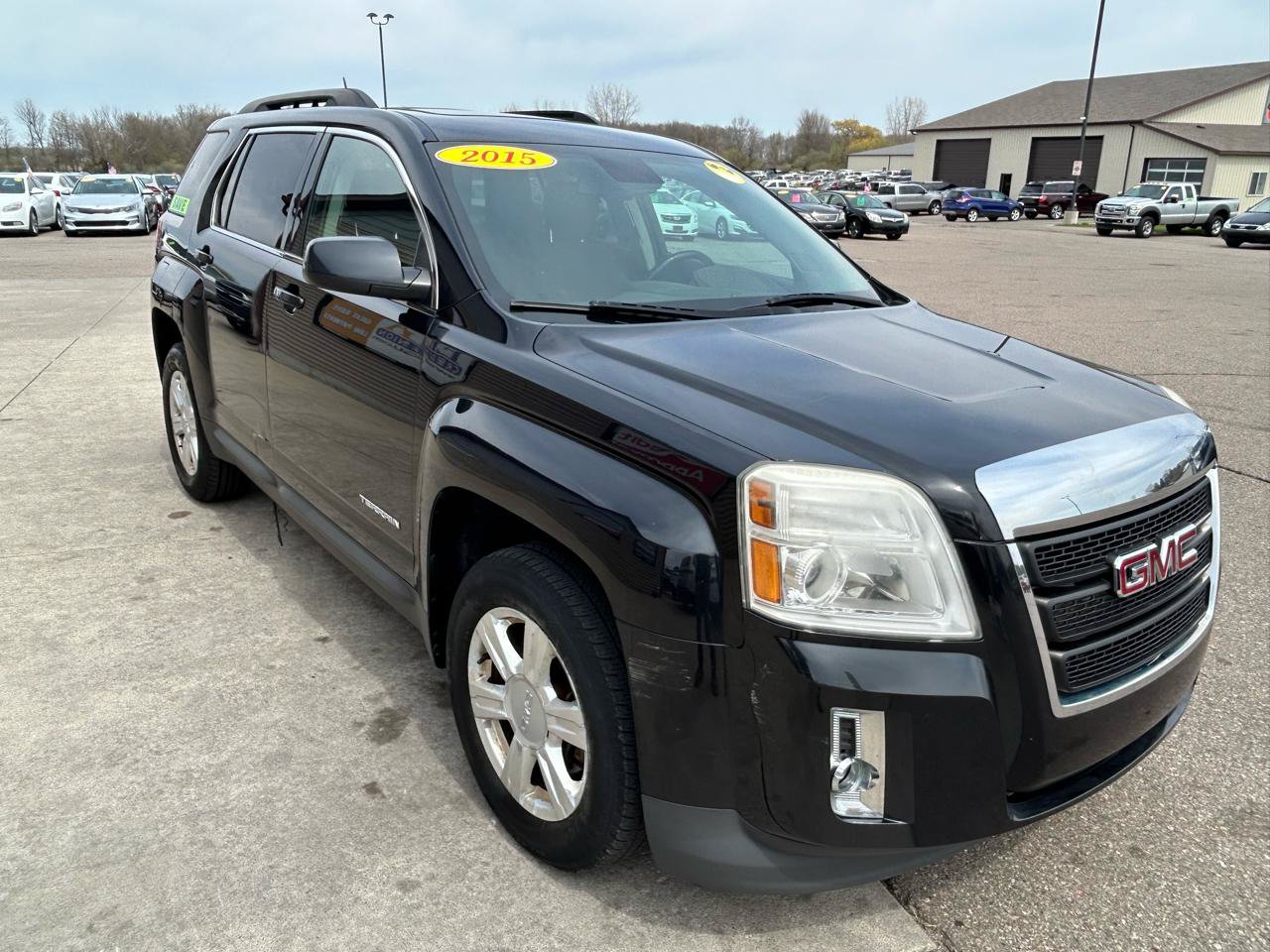 Used 2015 GMC Terrain SLE w/ Convenience Package FWD image 3