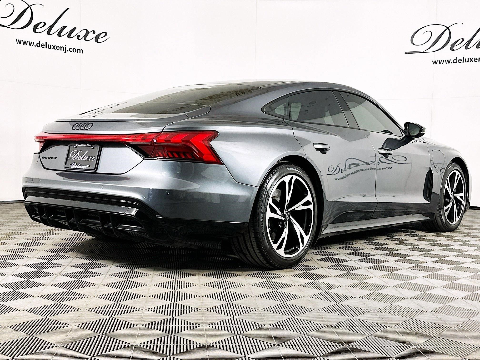 Used 2024 Audi e-tron GT Premium Plus image 6