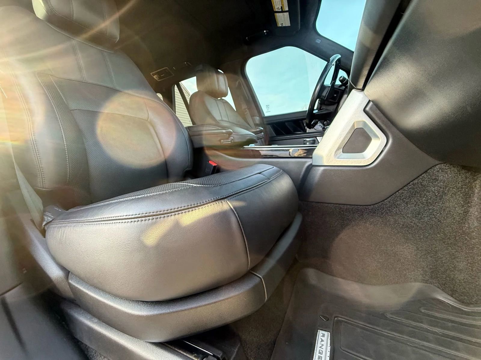 Used 2018 Land Rover Range Rover Supercharged image 19