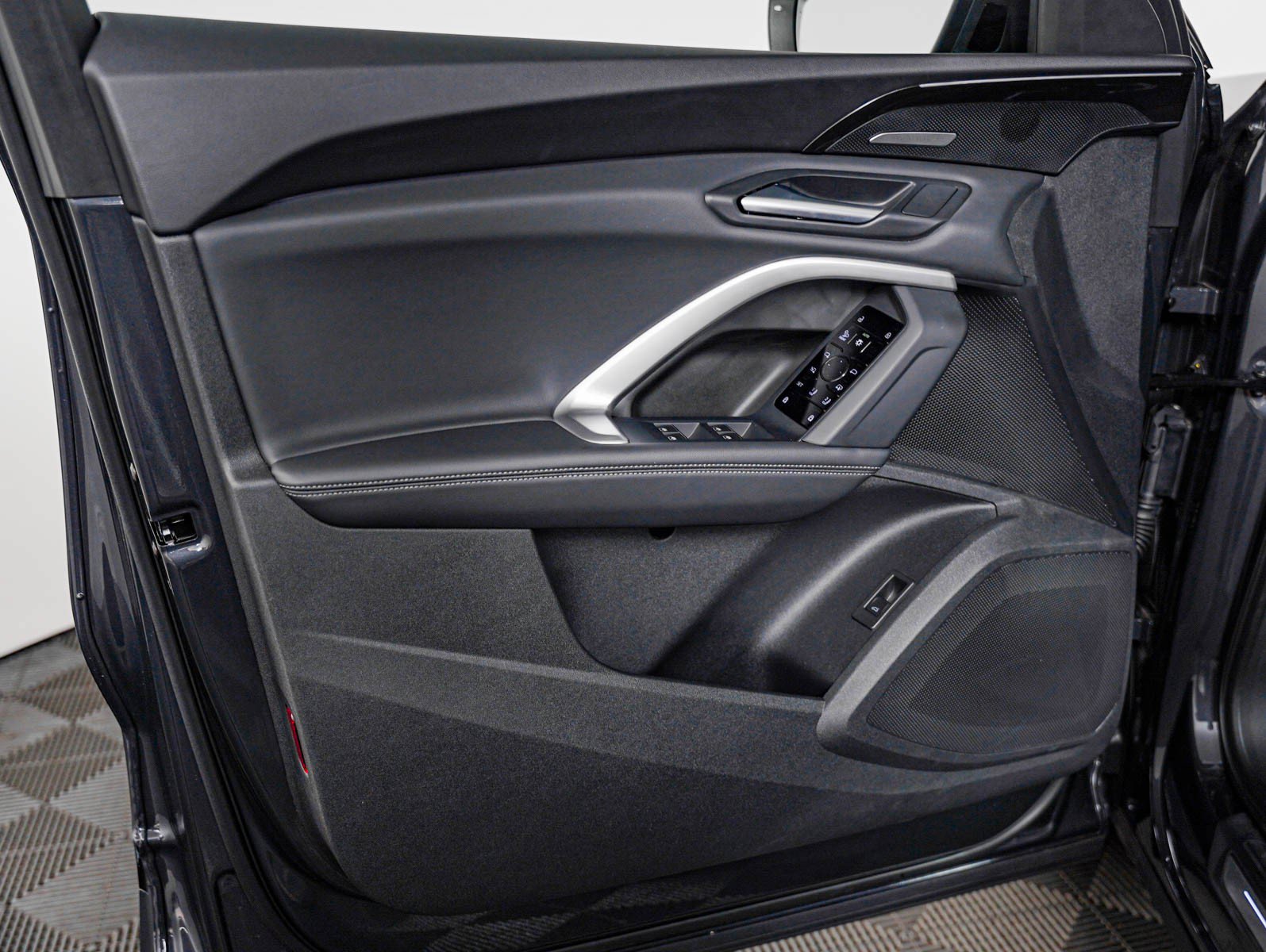 Certified 2025 Audi Q5 Premium w/ Premium Plus AWD/4WD image 26