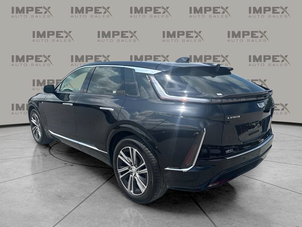 Used 2024 Cadillac Lyriq Luxury w/ LPO, Floor Liner Package AWD/4WD image 2