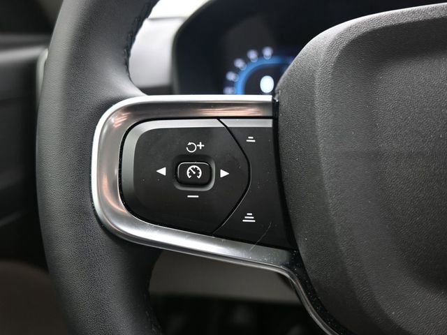 Used 2023 Volvo XC40 B5 Plus w/ Protection Package Premier image 24