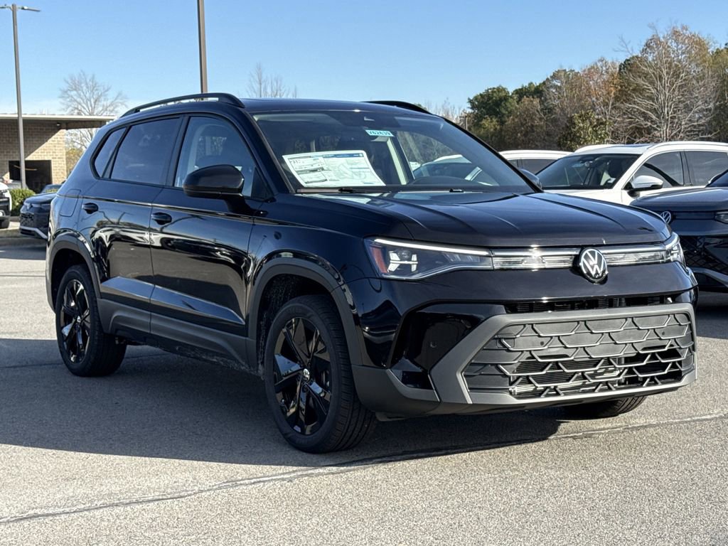 New 2026 Volkswagen Taos SE image 7