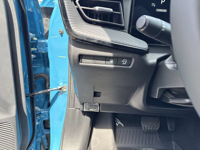 New 2026 Nissan Kicks SR FWD image 23