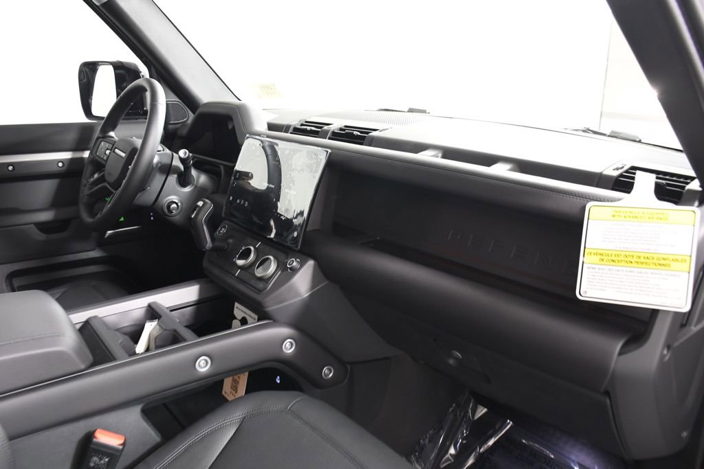 New 2026 Land Rover Defender 110 X-Dynamic SE AWD/4WD image 18