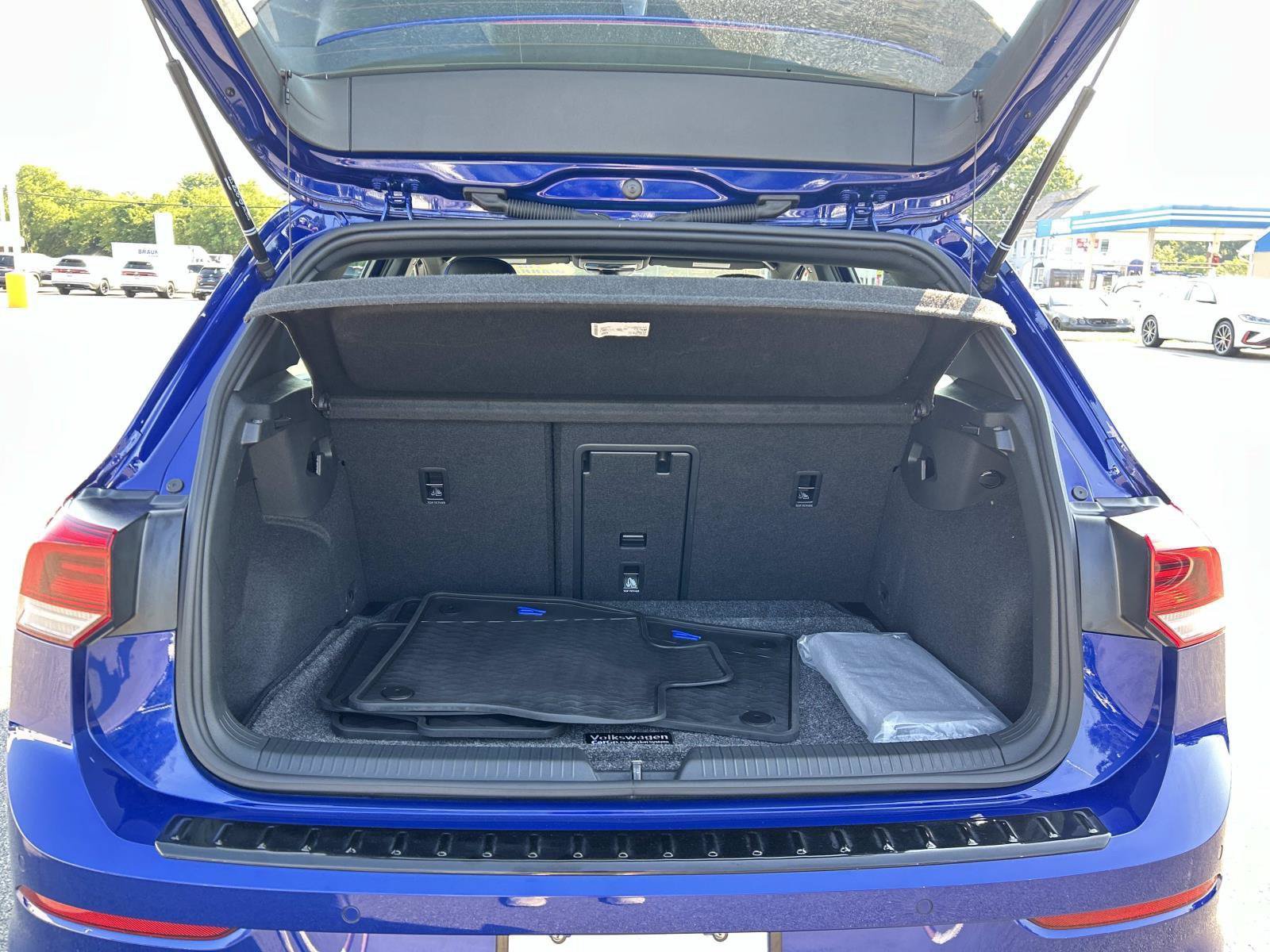 Certified 2025 Volkswagen Golf w/ Euro Style Package AWD/4WD image 12