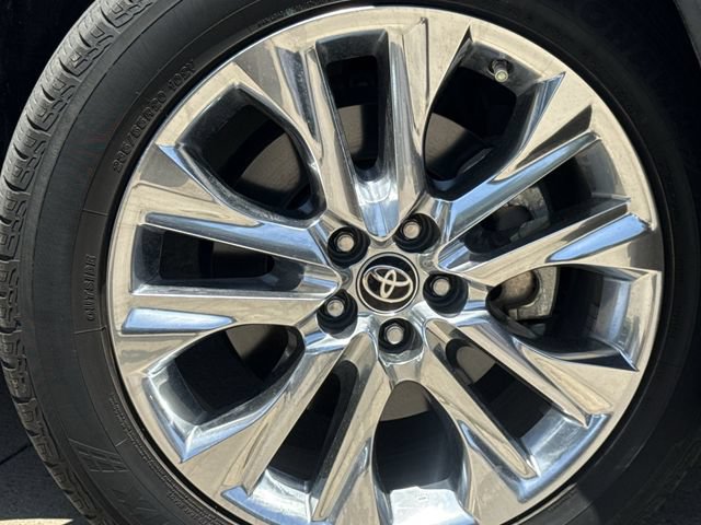 Used 2021 Toyota Highlander Limited FWD image 10