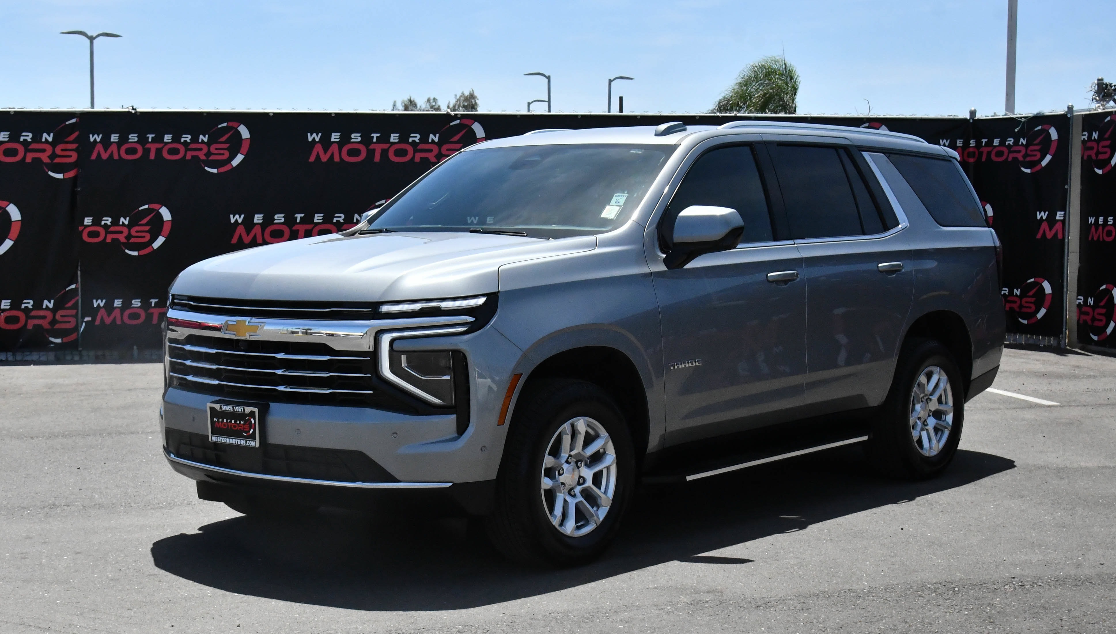Used 2025 Chevrolet Tahoe LT AWD/4WD image 3