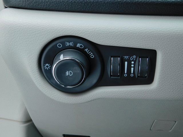 Used 2024 Chrysler Pacifica Limited image 22