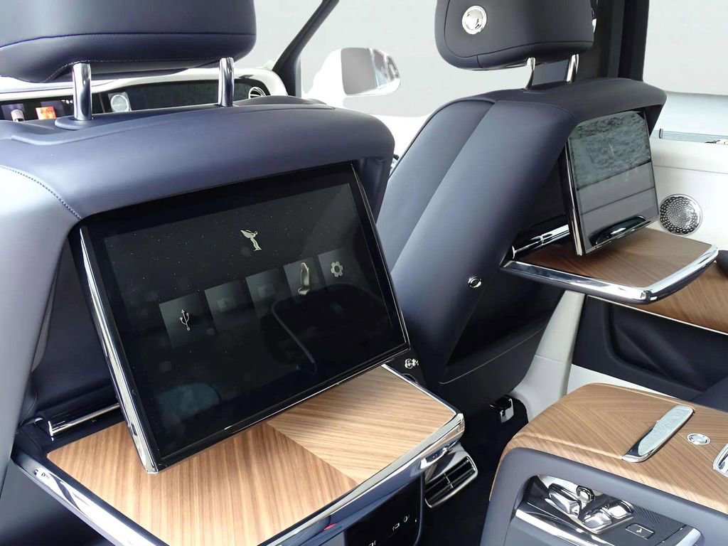 New 2026 Rolls-Royce Cullinan image 19