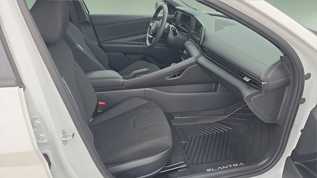 Certified 2026 Hyundai Elantra Sport FWD image 13