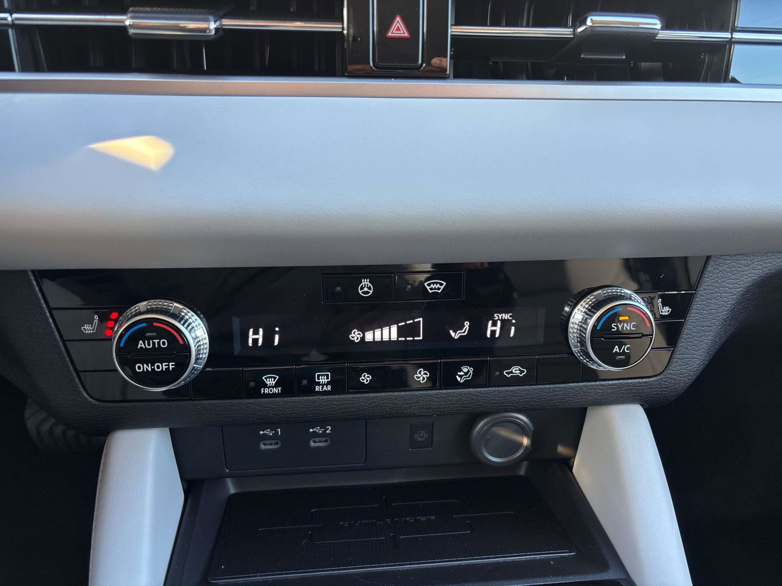 New 2026 Mitsubishi Outlander SE image 10