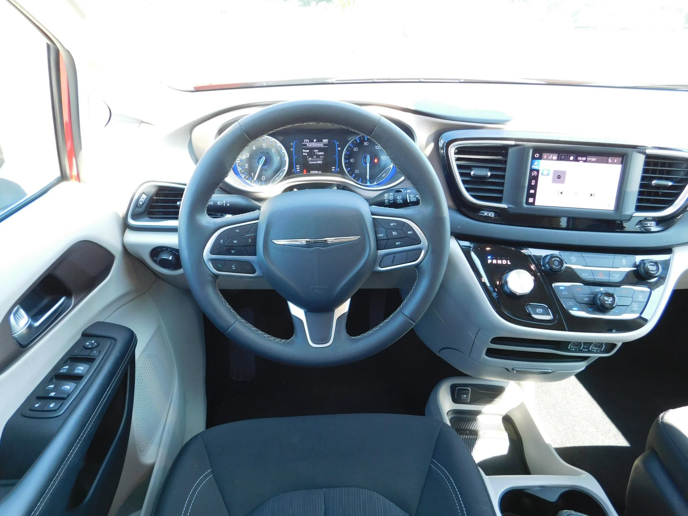 Used 2024 Chrysler Voyager LX FWD image 14
