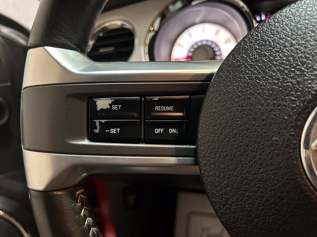 Used 2010 Ford Mustang Convertible RWD image 19