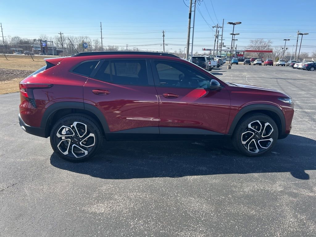 Used 2024 Chevrolet Trax RS w/ Sunroof Package image 15