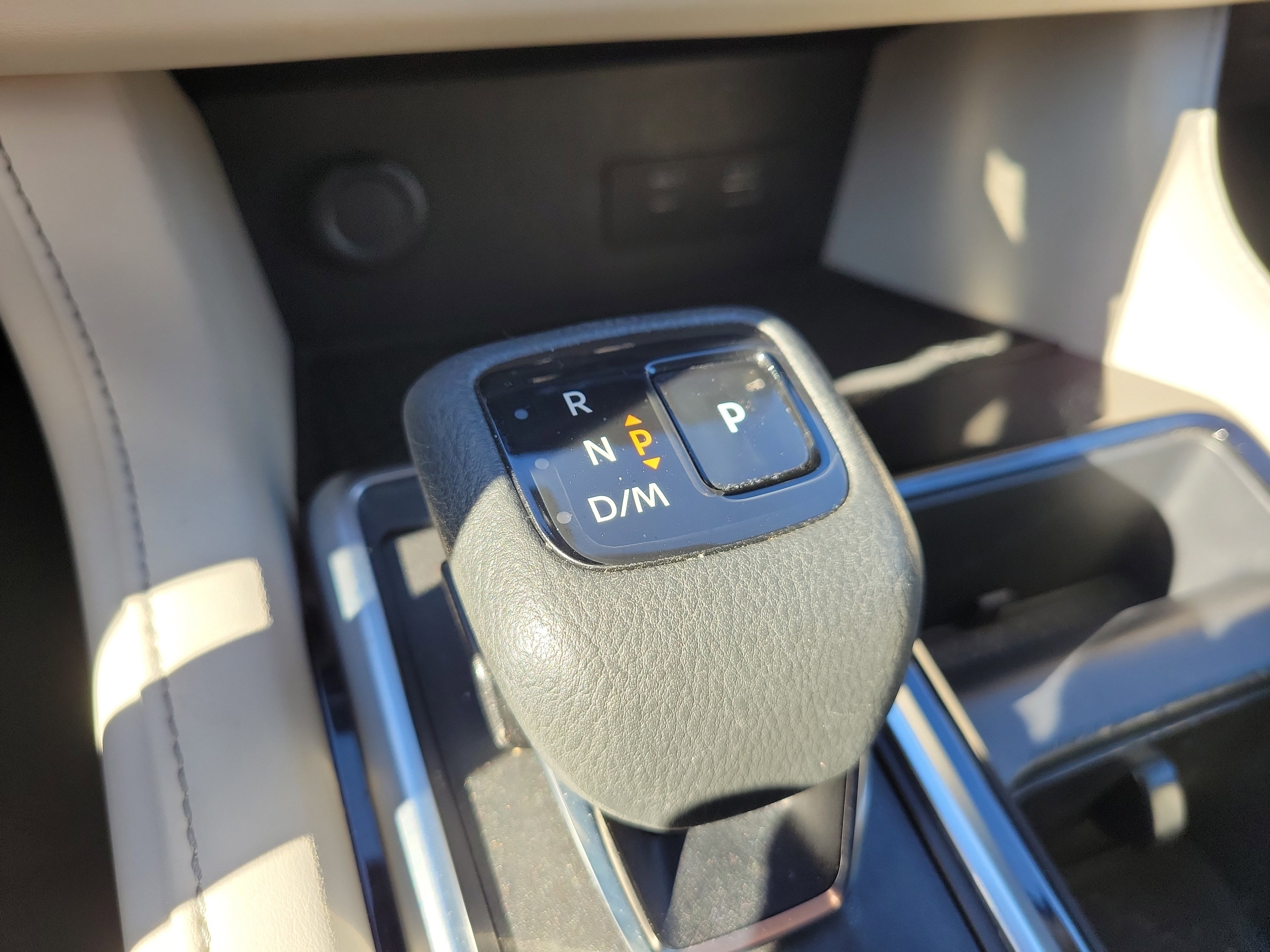 Used 2023 Nissan Pathfinder SV image 26