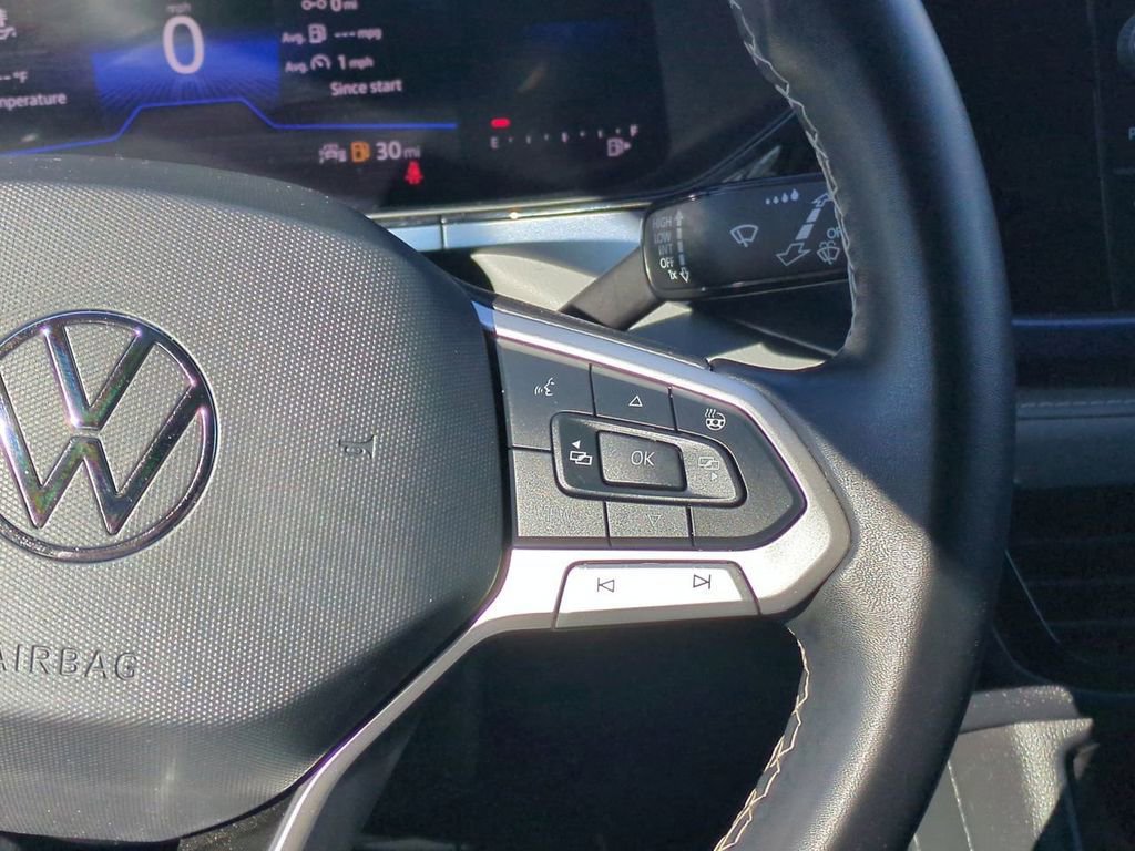 Used 2024 Volkswagen Taos SE image 25