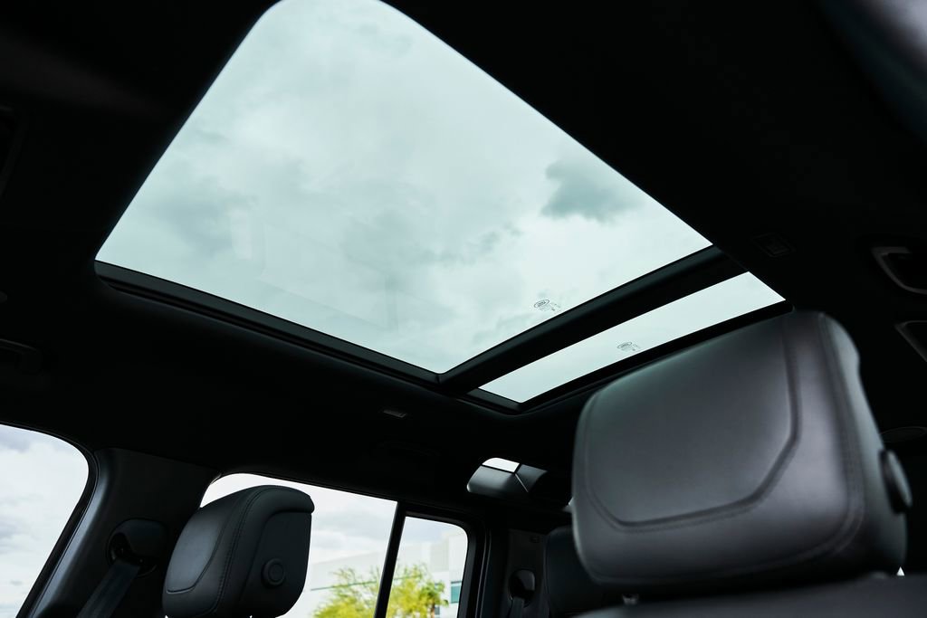 Used 2023 Land Rover Defender 110 X image 53