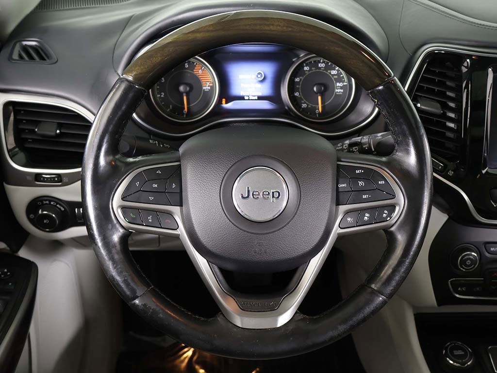 Used 2019 Jeep Cherokee Overland w/ Technology Group image 43