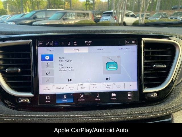 Used 2023 Chrysler Pacifica Touring-L AWD/4WD image 12