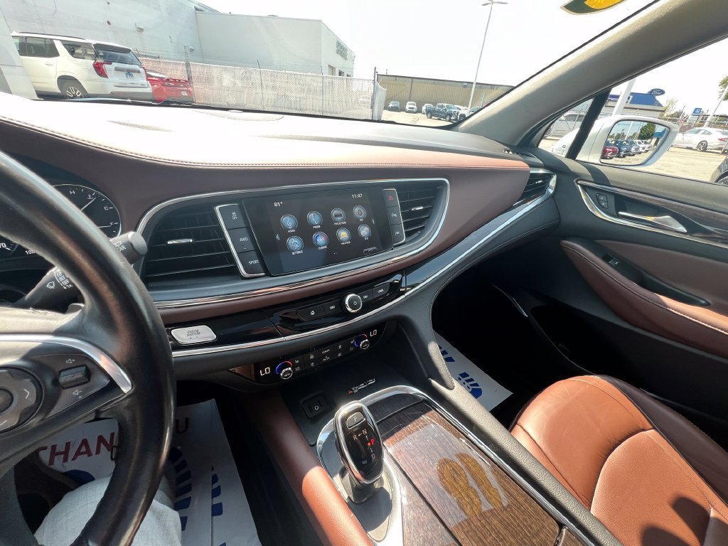 Used 2018 Buick Enclave Avenir w/ Avenir Technology Package AWD/4WD image 24