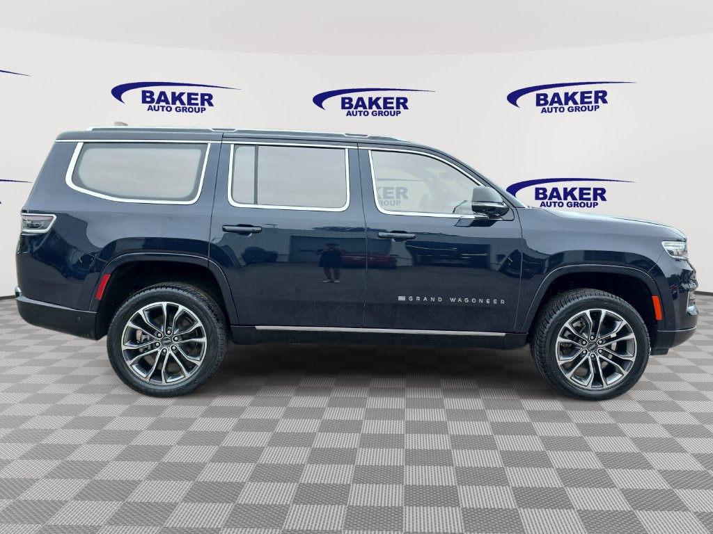 Used 2023 Jeep Grand Wagoneer Series III AWD/4WD image 2