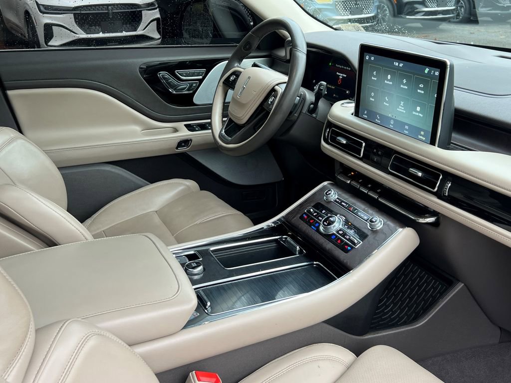 Certified 2022 Lincoln Aviator Reserve w/ Equipment Group 201A image 14