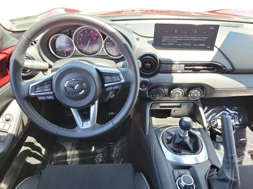 Certified 2025 MAZDA MX-5 Miata Club w/ Brembo/BBS Recaro Package RWD image 4