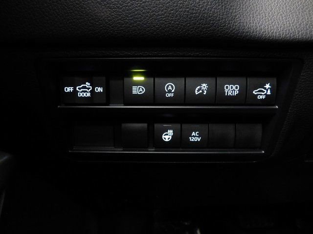 Used 2025 Toyota Tundra Limited image 27