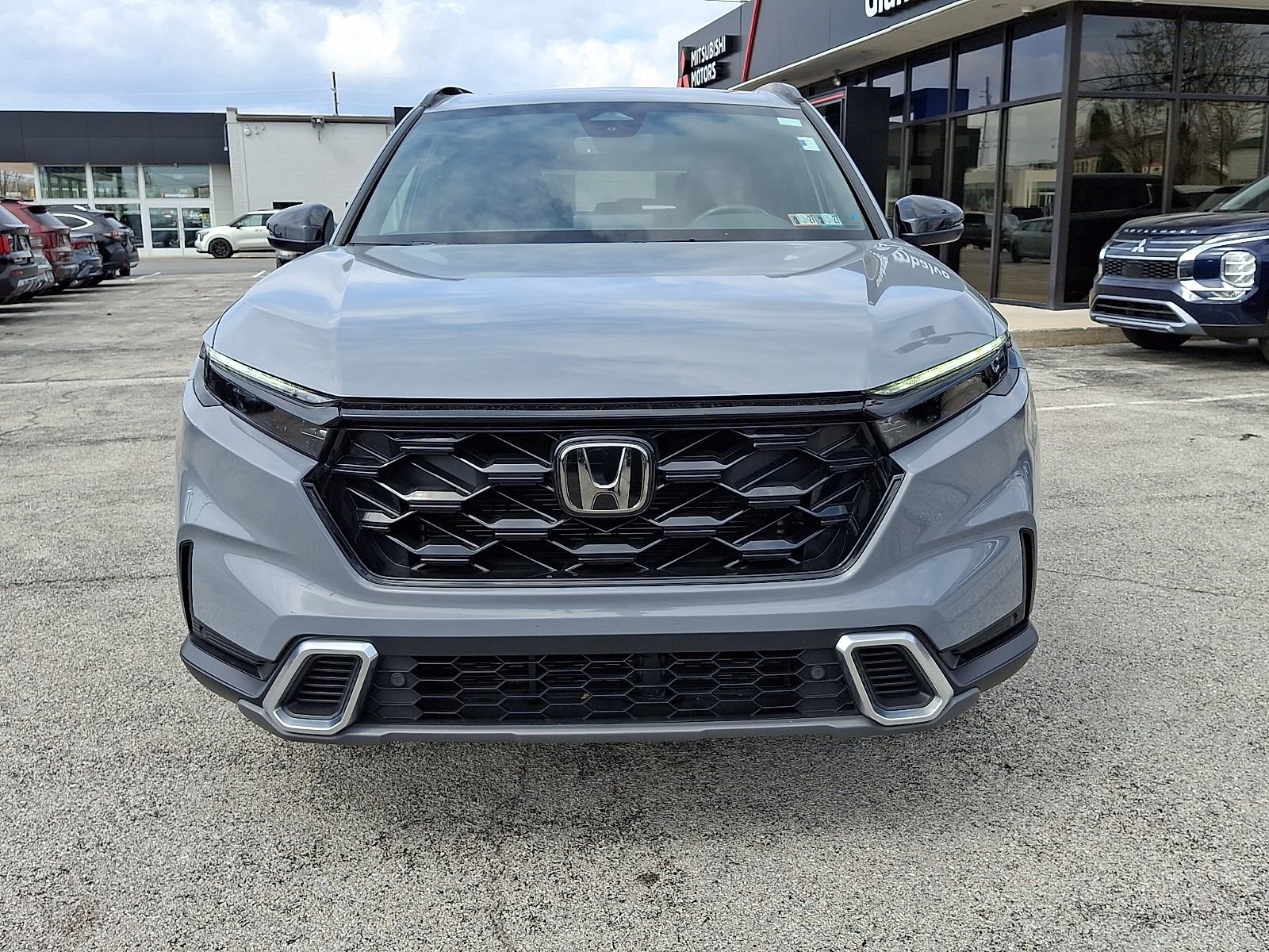 Used 2025 Honda CR-V Sport Touring image 2