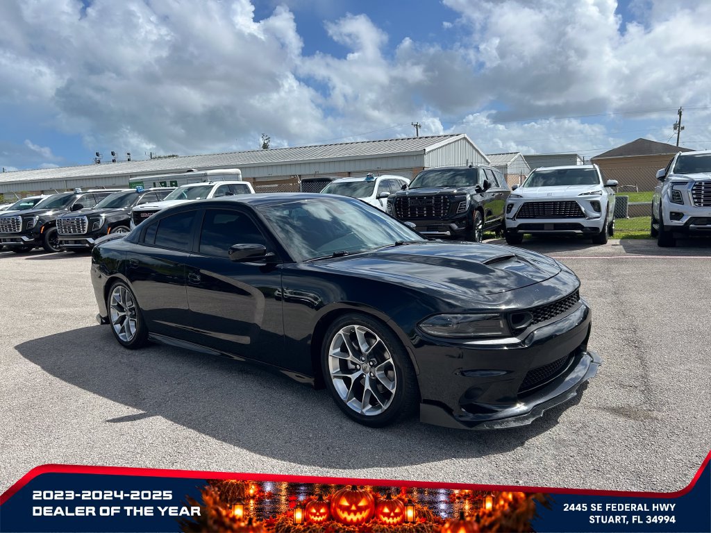 Used 2022 Dodge Charger GT w/ Navigation & Travel Group RWD image 2