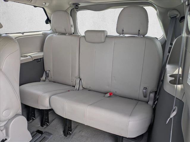Used 2016 Toyota Sienna XLE w/ XLE Navigation Package image 20