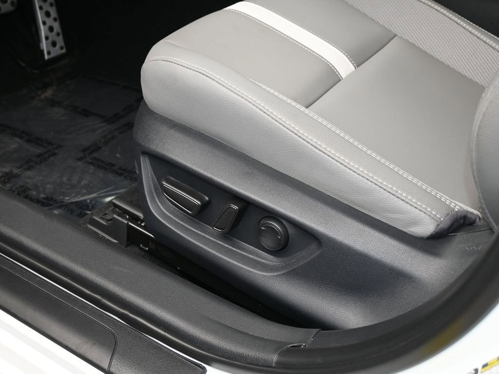 Used 2026 Toyota Camry SE w/ Convenience Package image 12