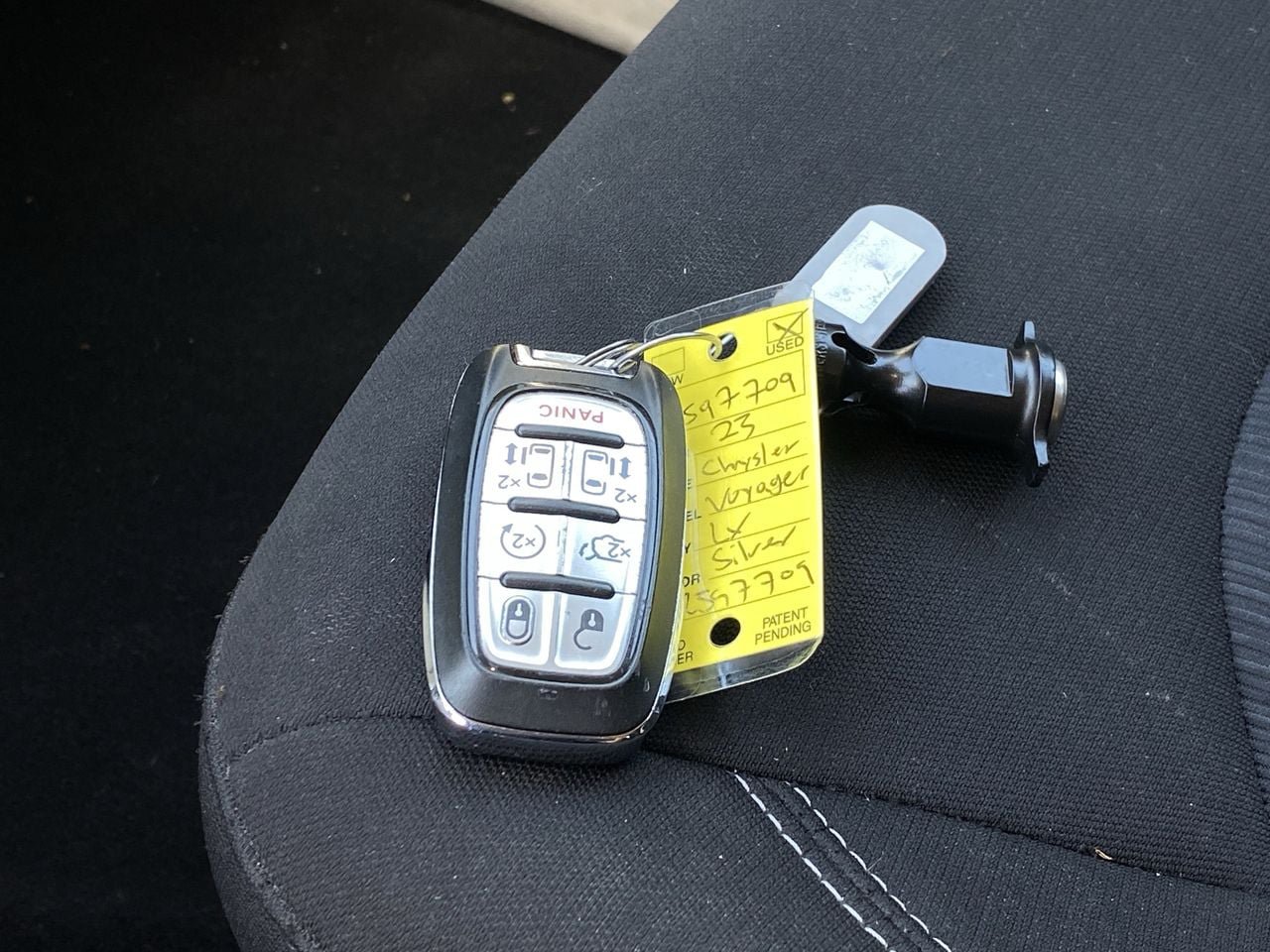 Used 2023 Chrysler Voyager LX FWD image 11