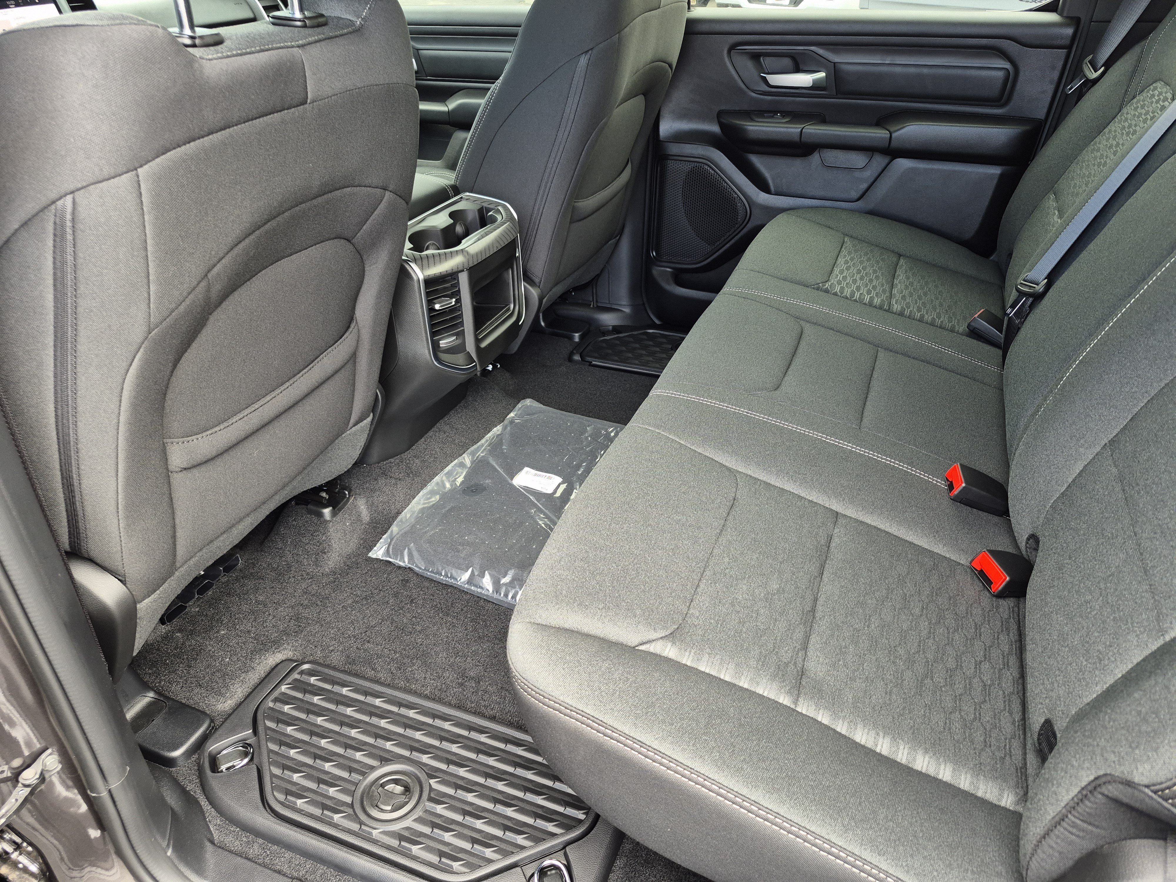New 2026 RAM 1500 Express AWD/4WD image 24