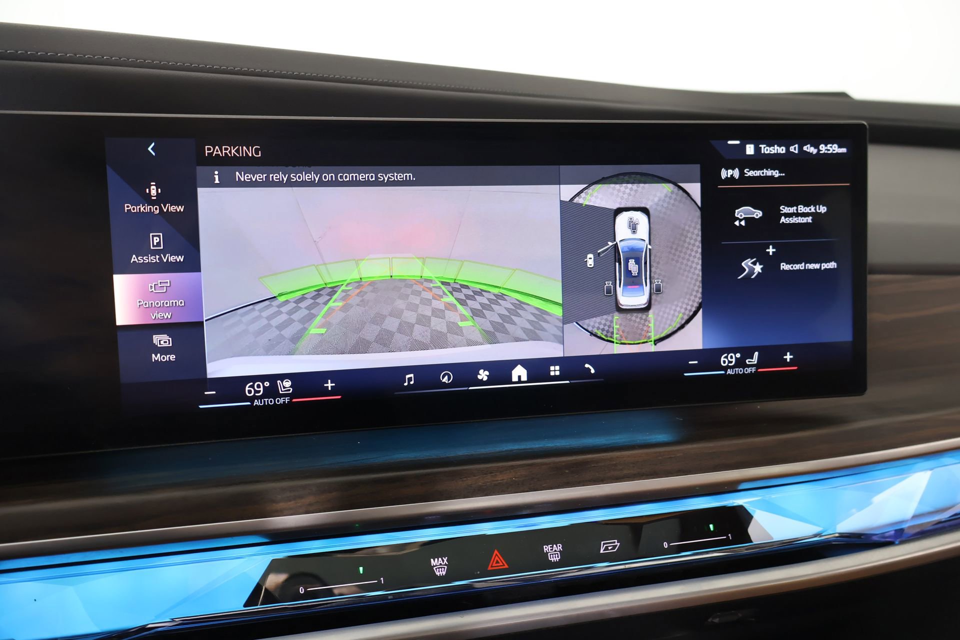 Used 2023 BMW 740i w/ Parking Assistance Package image 6