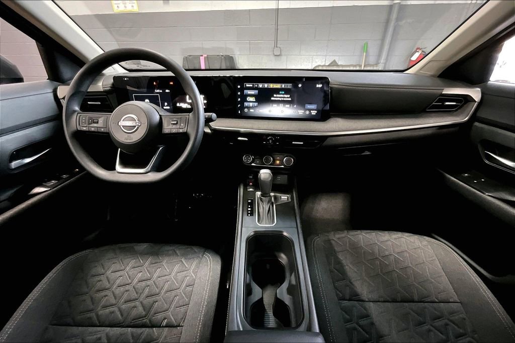 Certified 2025 Nissan Kicks SV image 15