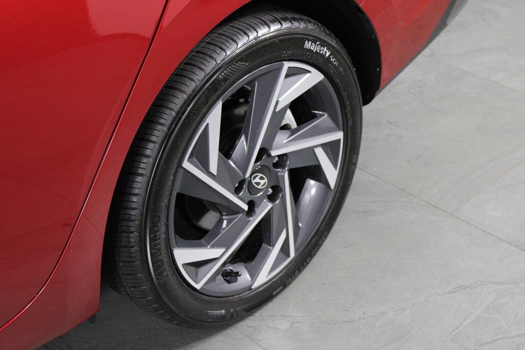 Certified 2025 Hyundai Elantra Sport image 11