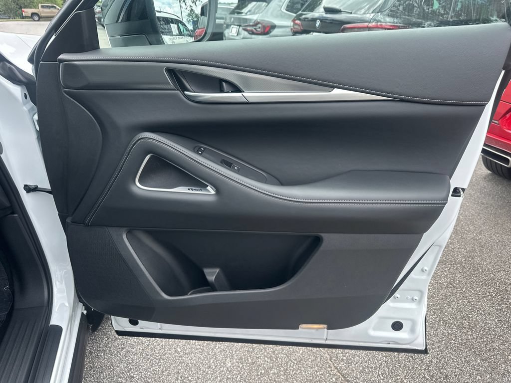 Used 2026 INFINITI QX60 Luxe w/ Cargo Package FWD image 14