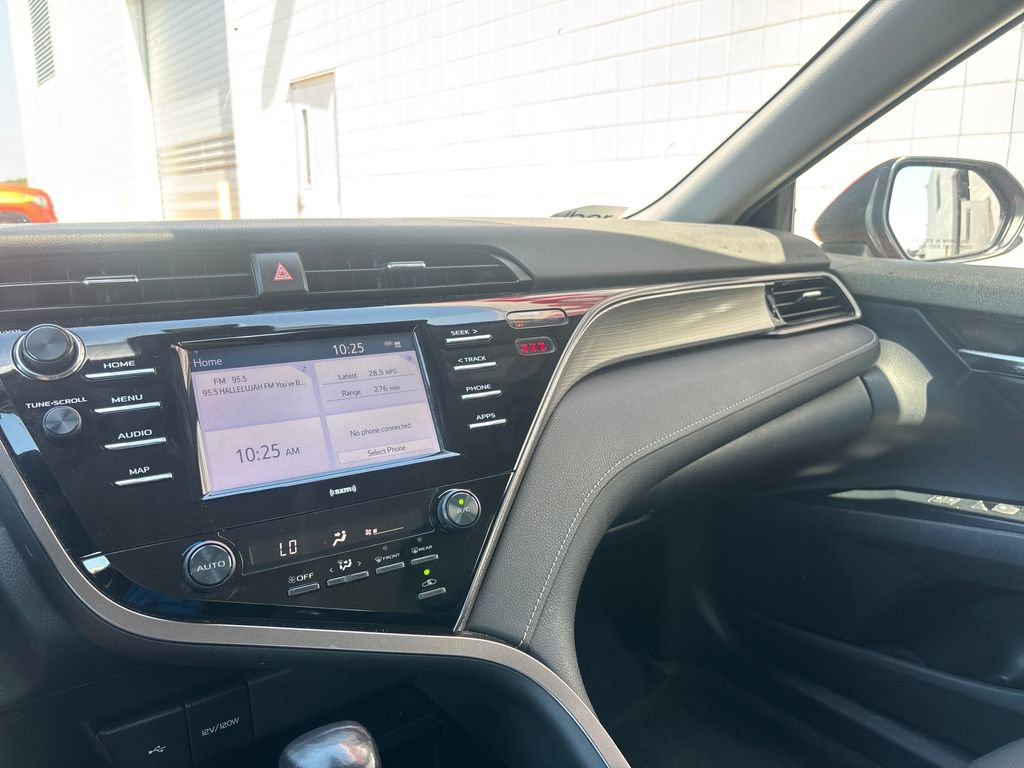 Used 2020 Toyota Camry SE FWD image 15