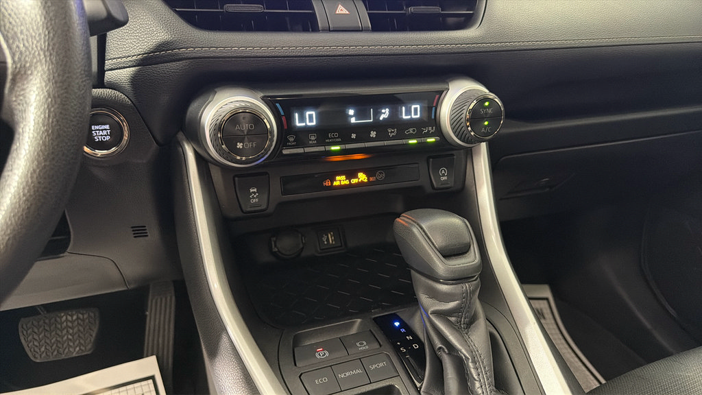 Used 2025 Toyota RAV4 XLE w/ Convenience Package FWD image 22